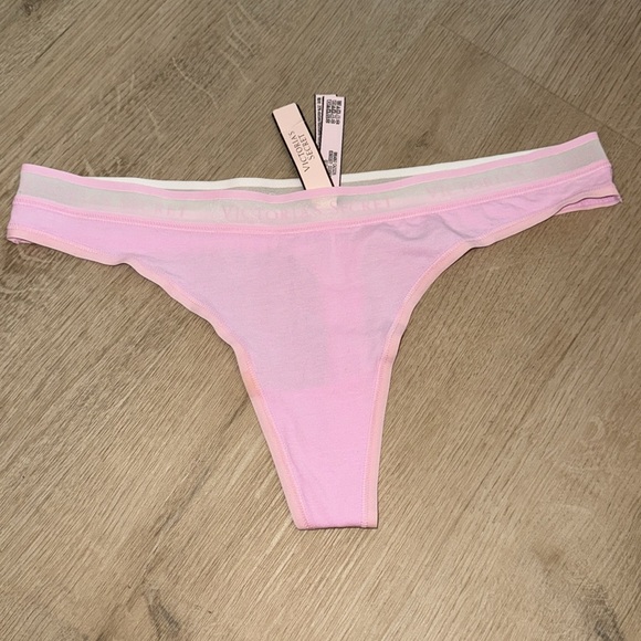 Victoria's Secret Pink Thong - Picture 2 of 5